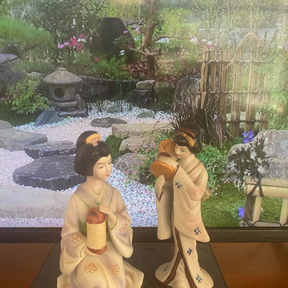 Lot of 2 Seizan Geisha Figurines vtg Ceramics